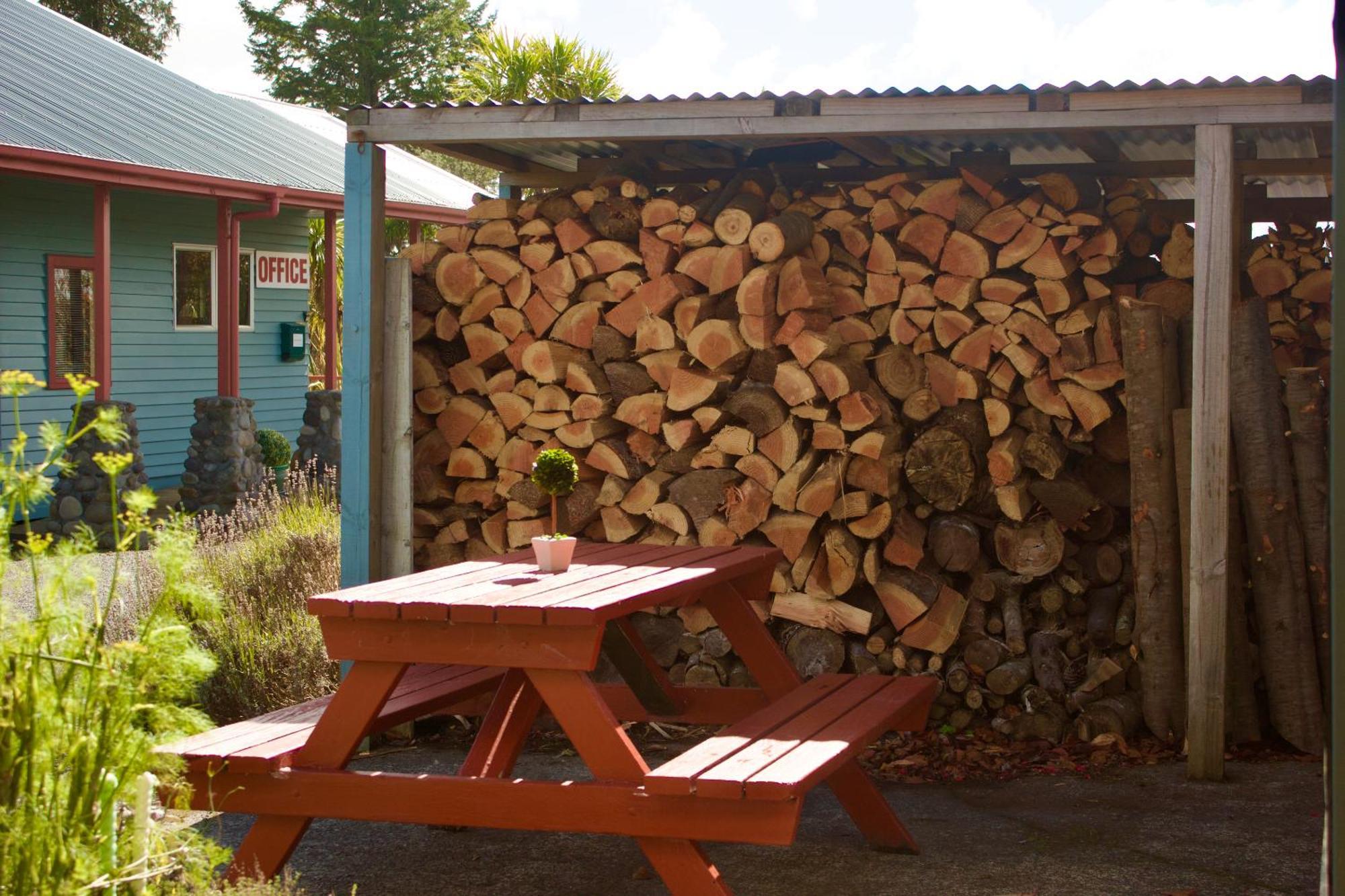 Adventure Lodge And Motels And Tongariro Crossing Track Transport National Park Kültér fotó