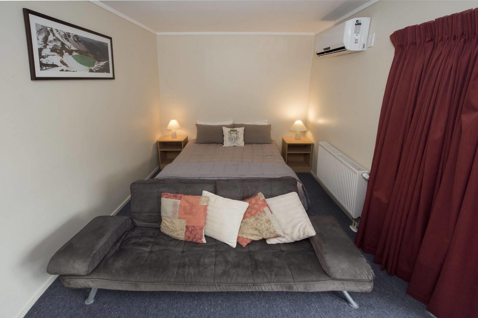Adventure Lodge And Motels And Tongariro Crossing Track Transport National Park Kültér fotó
