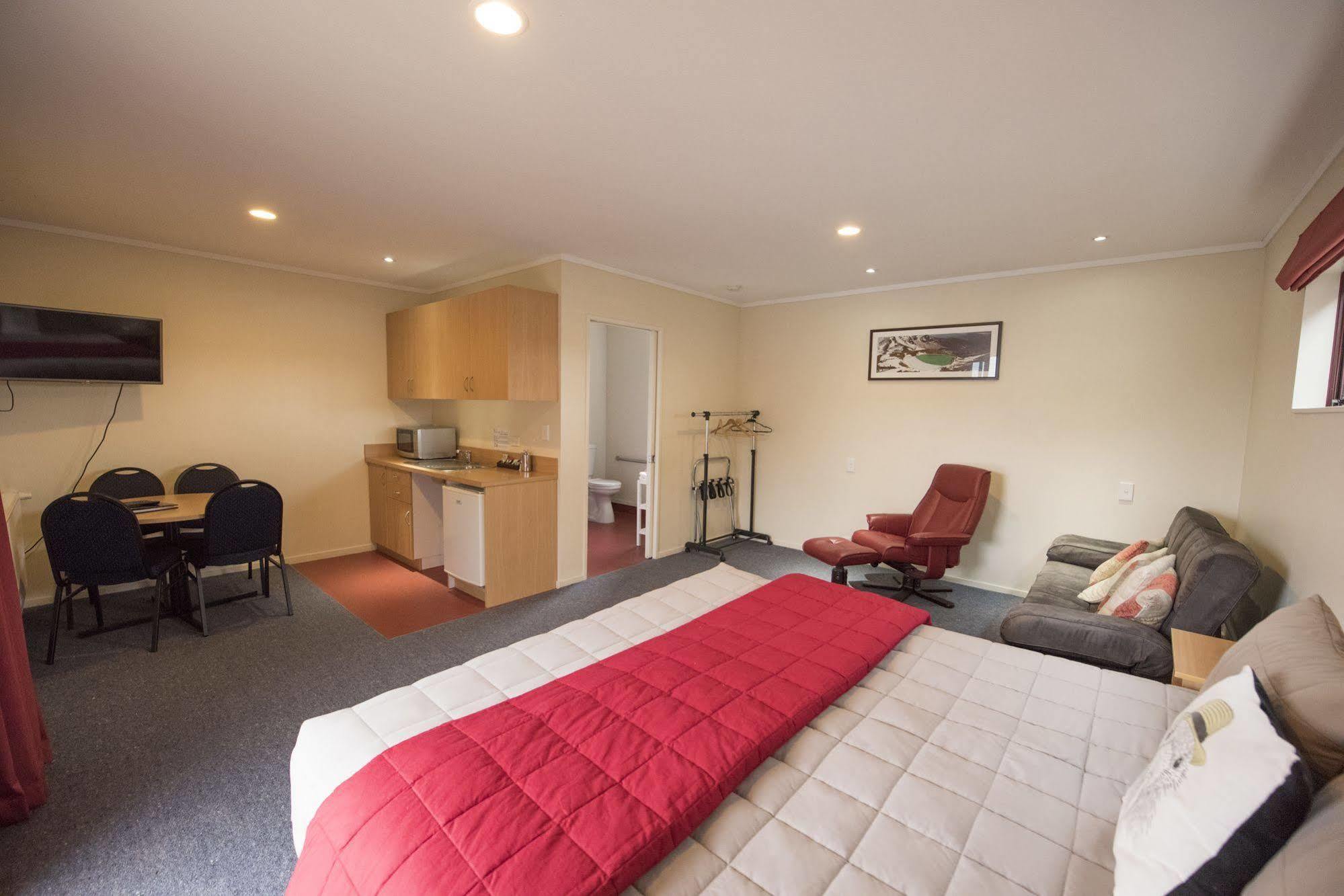 Adventure Lodge And Motels And Tongariro Crossing Track Transport National Park Kültér fotó