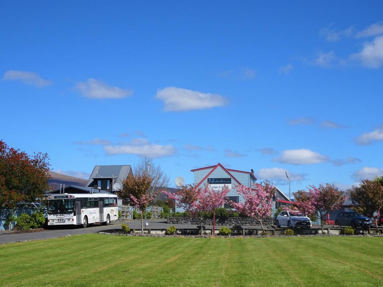 Adventure Lodge And Motels And Tongariro Crossing Track Transport National Park Kültér fotó